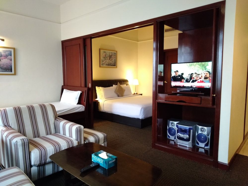 Deluxe Suite