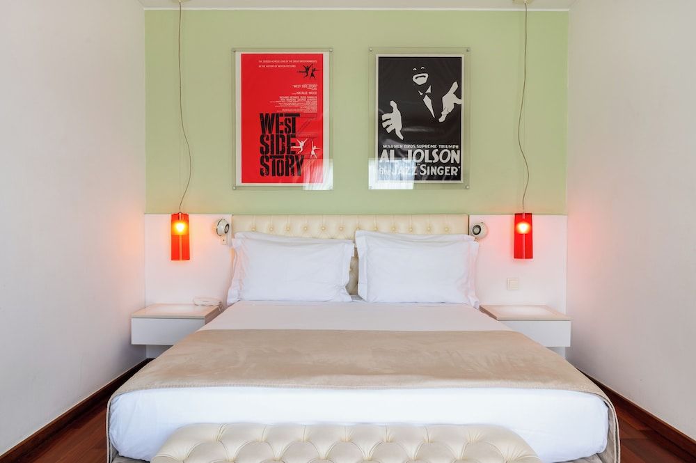 undefined Hotel Florida 6