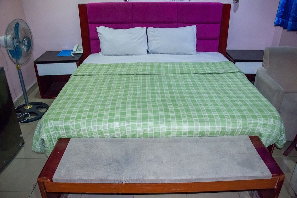 Folade Hotels