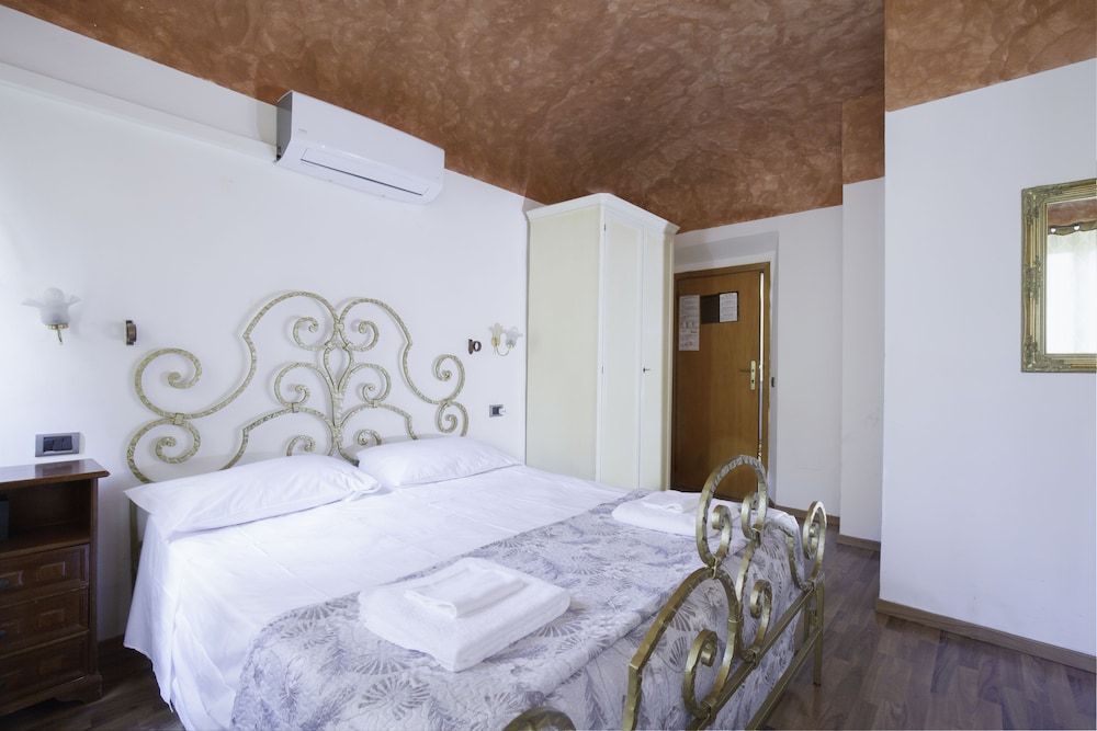 undefined Piccolo Hotel 10