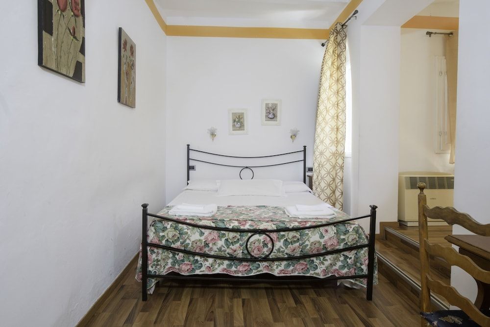 Piccolo Hotel Standard Double Room, 1 Double Bed 3