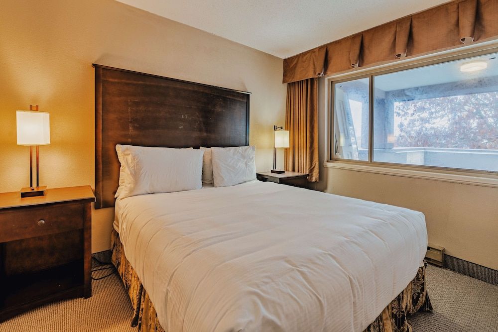 SureStay Plus by Best Western Coquitlam Family Suite, 2 Queen Beds, Non Smoking, Balcony 4