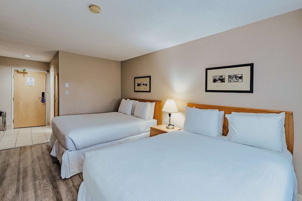 SureStay Plus by Best Western Coquitlam Suite, 2 Queen Beds, Non Smoking, Kitchenette