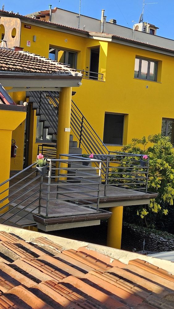 undefined Residence Select Executive 4