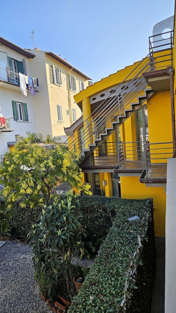 undefined Residence Select Executive 5