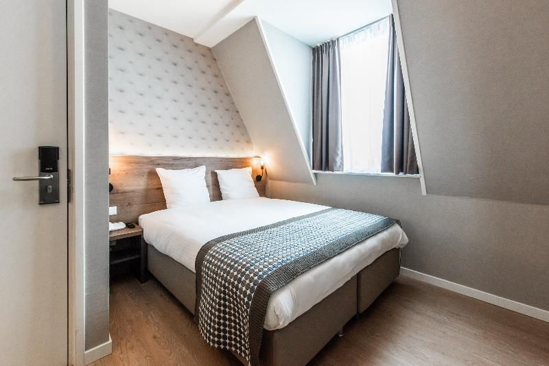 undefined Melrose Hotel 7