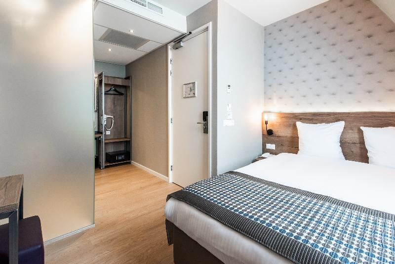 undefined Melrose Hotel 9