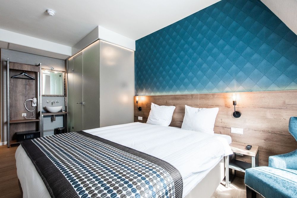 undefined Melrose Hotel 5