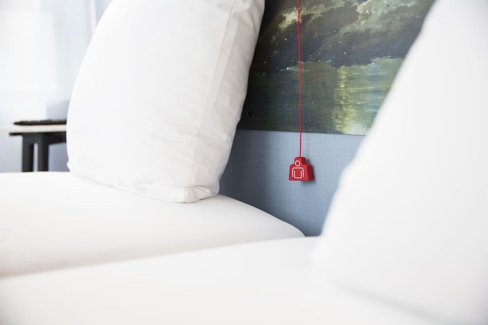 Corendon Urban Amsterdam Schiphol Airport Hotel Urban Twin Room, Accessible 3