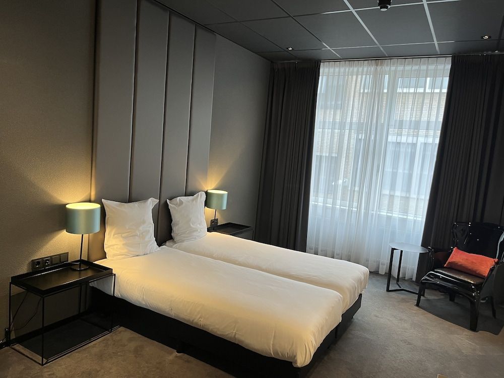 undefined Hotel Glow 3