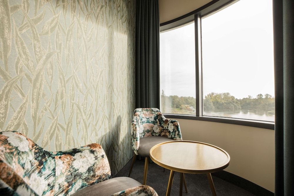 Flonk Hotel Groningen Zuid, BW Signature Collection Comfort Room, Multiple Beds, Non Smoking 8