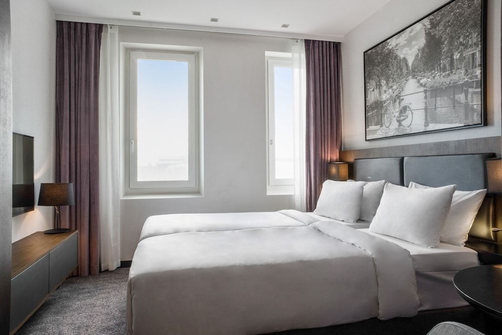 undefined Radisson Hotel & Suites Amsterdam South 3