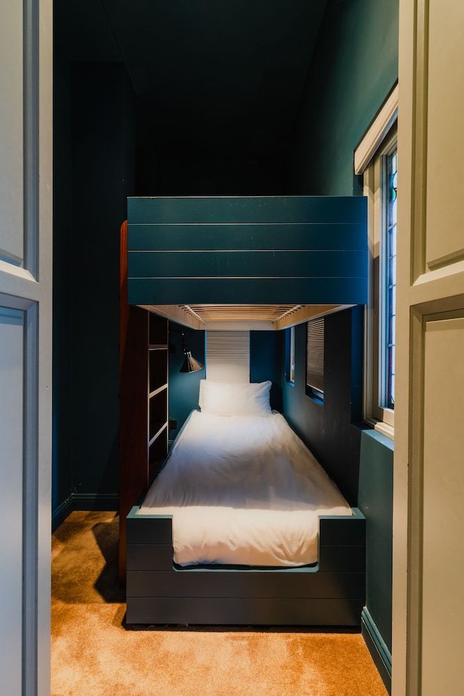 Hotel Monastère Maastricht Family Room, Multiple Beds 5