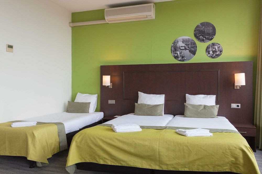 Flonk Hotel Groningen Centre, BW Signature Collection Comfort Room, 3 Twin Beds, Non Smoking