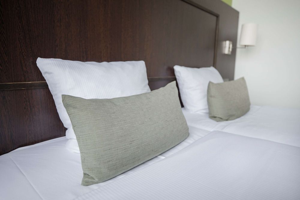 Flonk Hotel Groningen Centre, BW Signature Collection Standard Room, 2 Twin Beds, Non Smoking