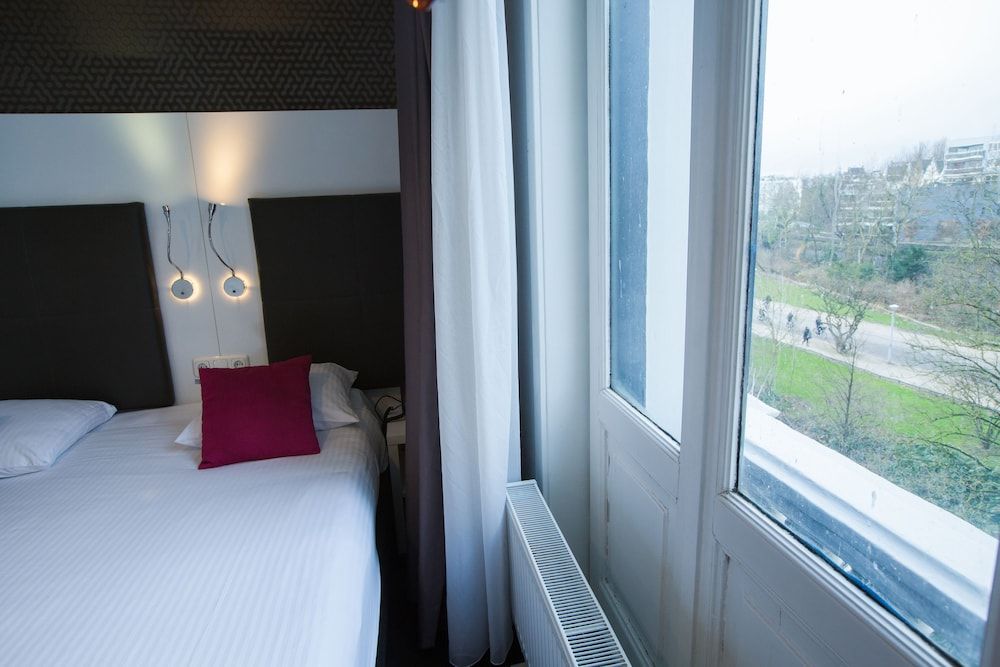 Hotel Vossius Vondelpark Triple Room (Budget) 3
