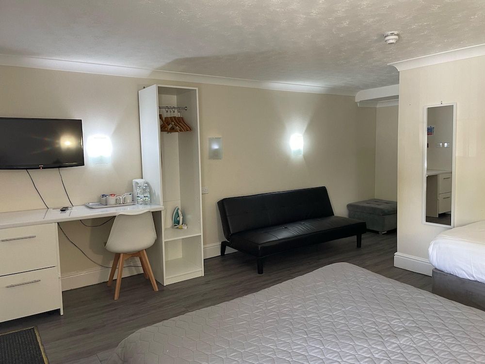 Mountain Park Hotel Family Room, Multiple Beds (Family of 5) 3