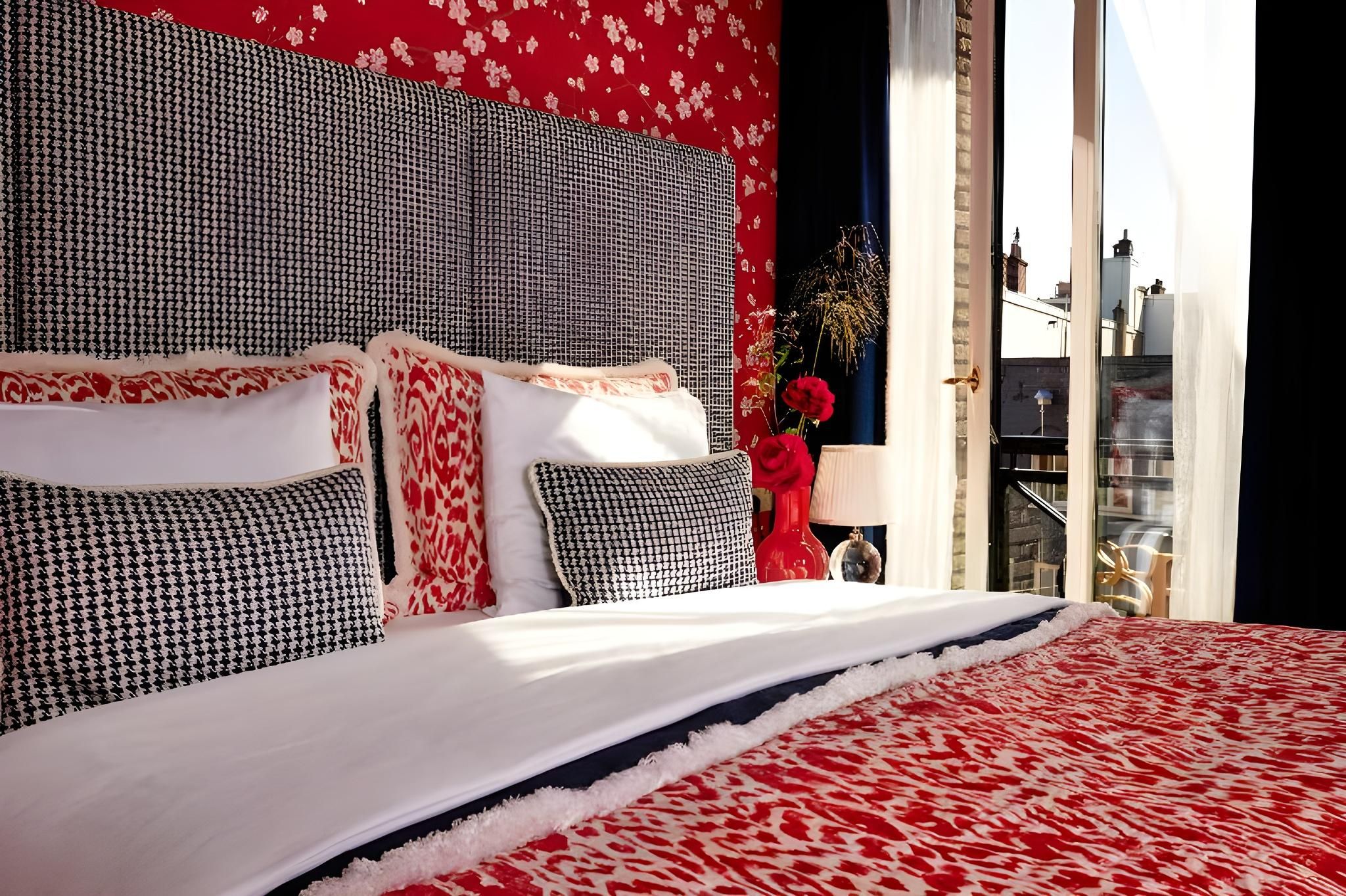 undefined Hotel Estheréa 10