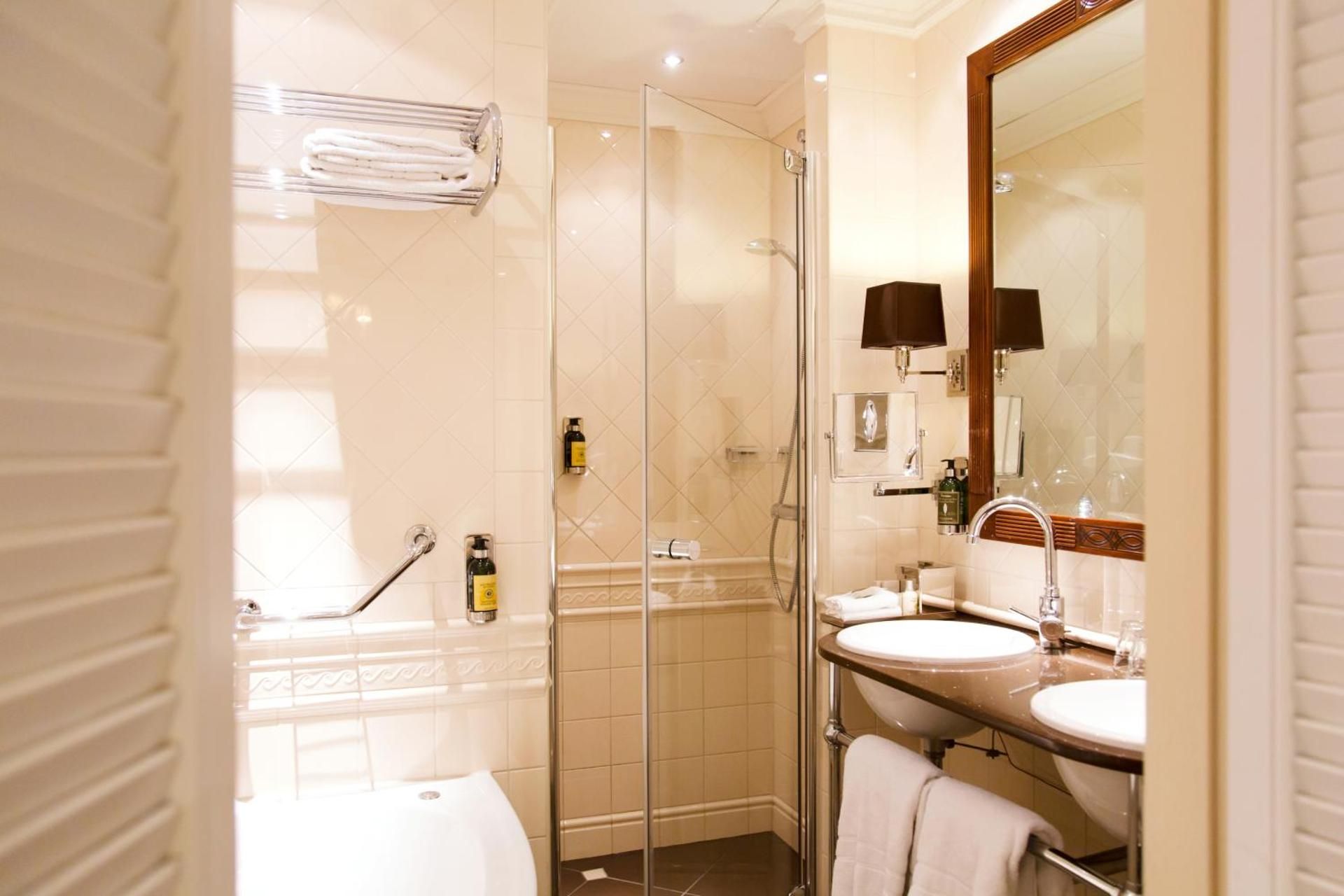 undefined Hotel Estheréa 6