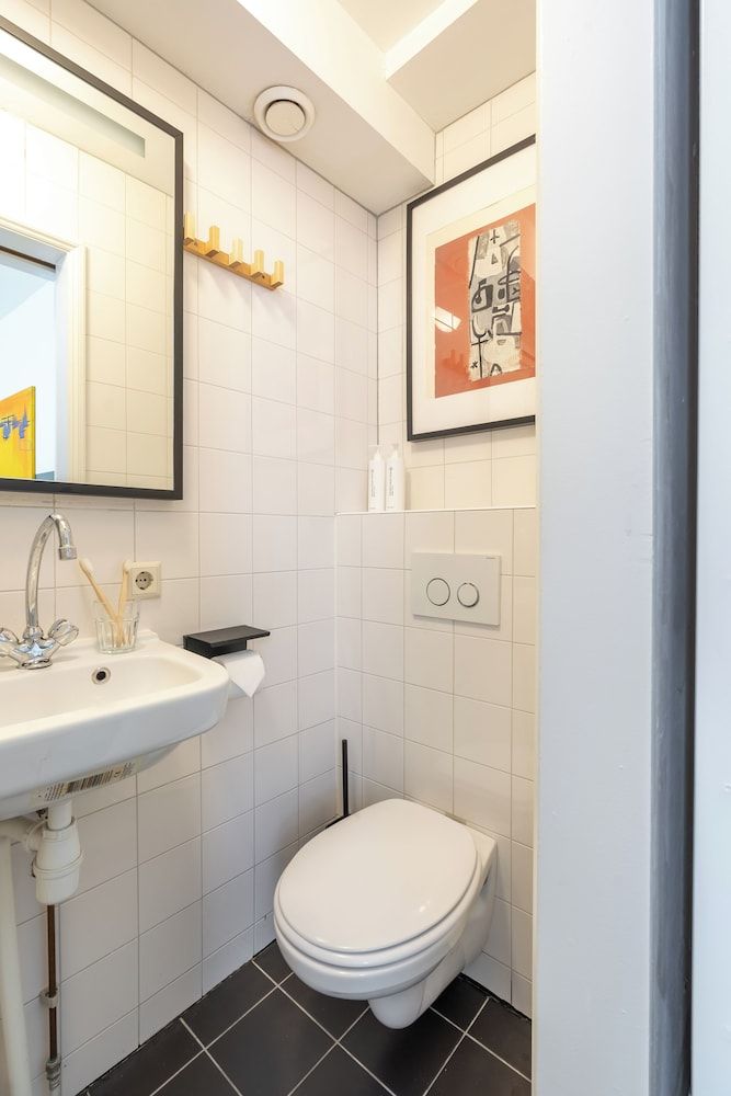 Amsterdam Dockside Flats Medium Studio with Kitchen 5