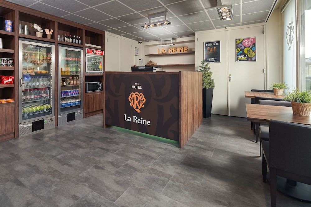 undefined Hotel La Reine 9