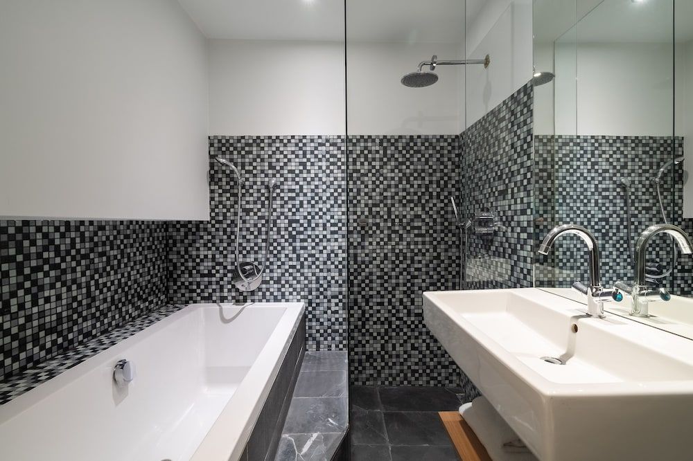 Numa | Amsterdam Oosterpark 2 Bedroom Apartment, AC, Basement Duplex 7