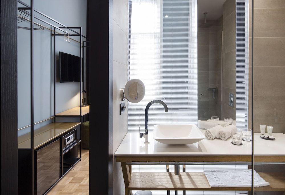 Quentin Zoo hotel Standard Double Room 7