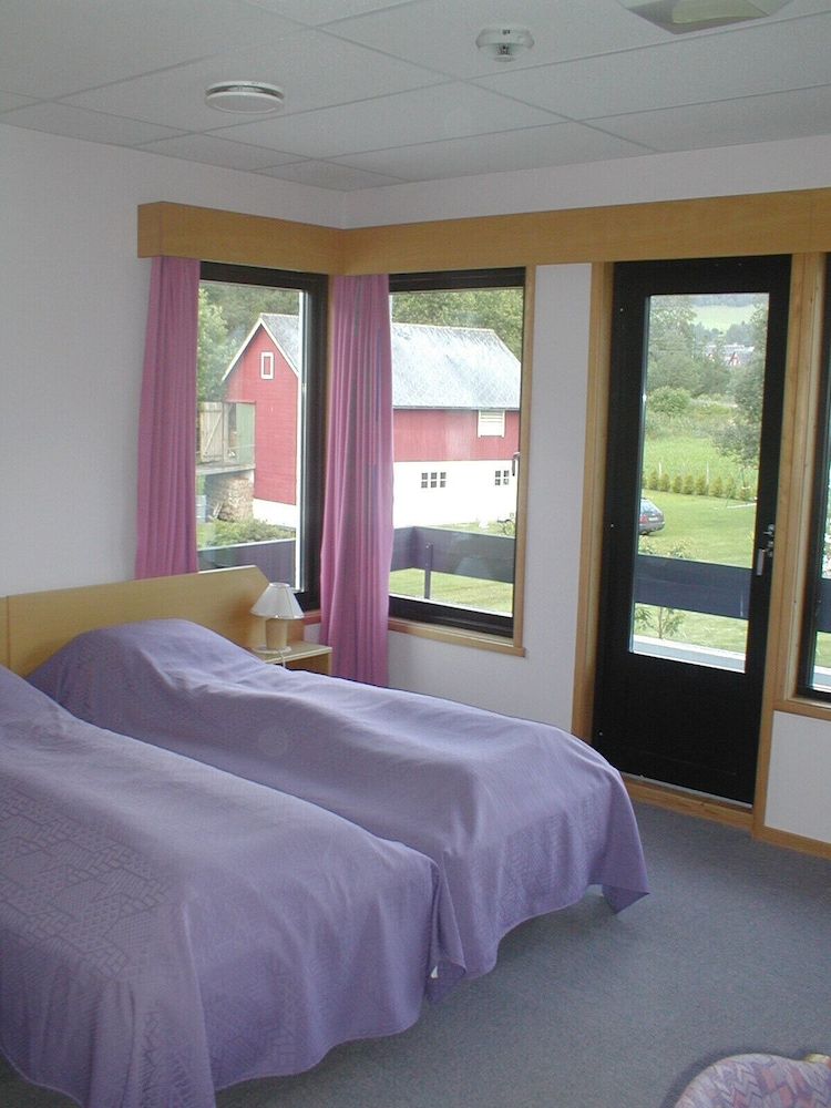 Traditional Twin Room