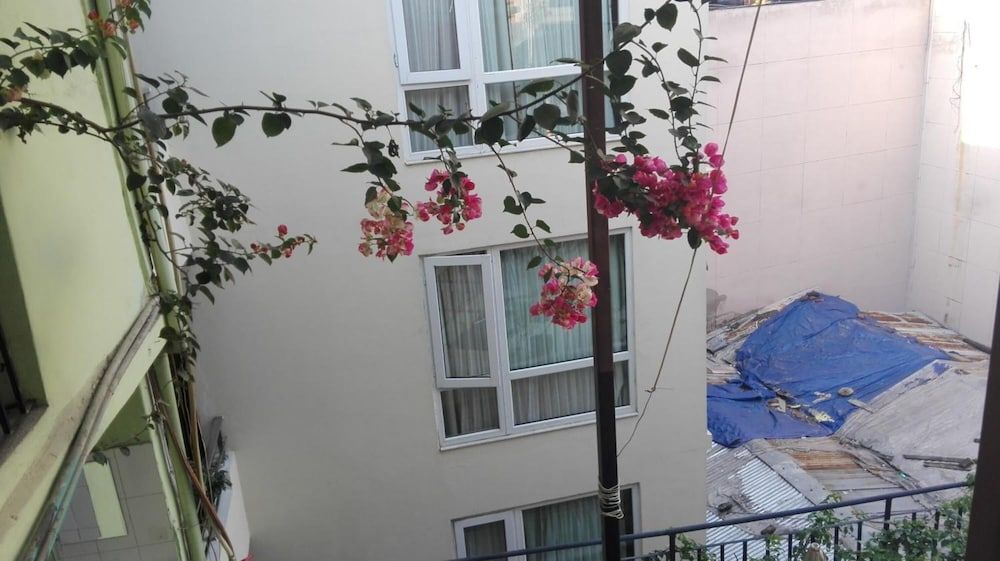 undefined Hotel Sisters Home 6