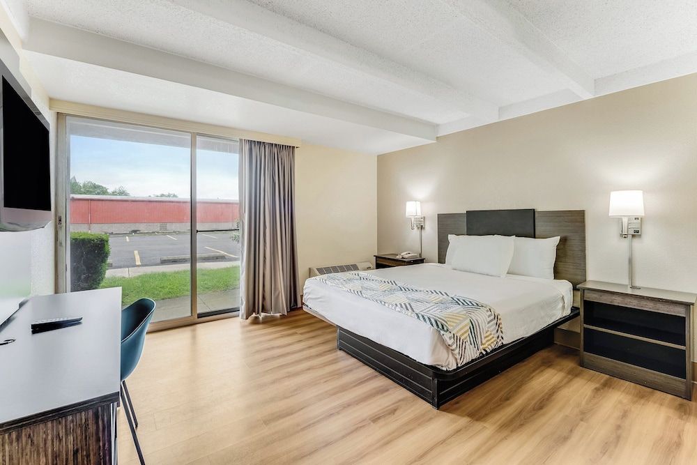 Red Carpet Inn & Suites