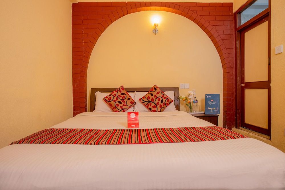 undefined Traveler's Holiday Inn 2