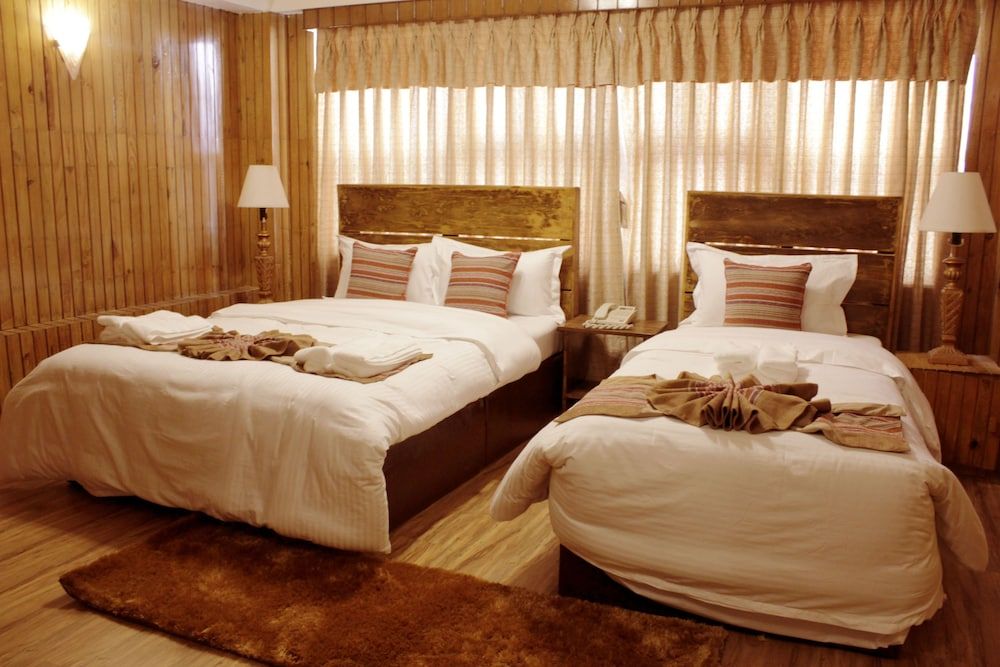 Nepal Pavilion Inn Deluxe Twin Room, 2 Twin Beds 4