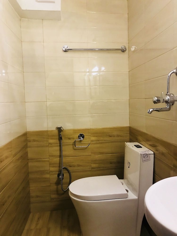 Nepal Pavilion Inn Deluxe Twin Room, 2 Twin Beds 7