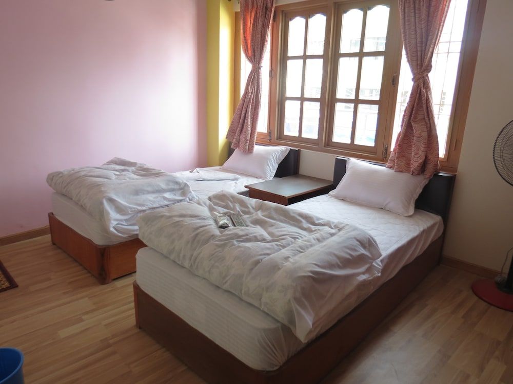 undefined Hotel Om 2