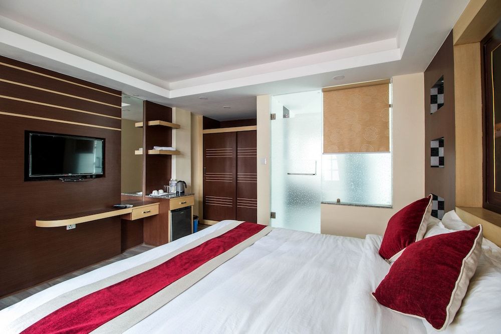 Hotel Himalaya Hub Family Suite, 1 Double Bed, Ensuite, City View 4