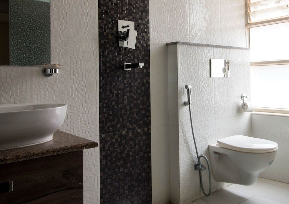 Hotel Himalaya Hub Family Suite, 1 Double Bed, Ensuite, City View 3