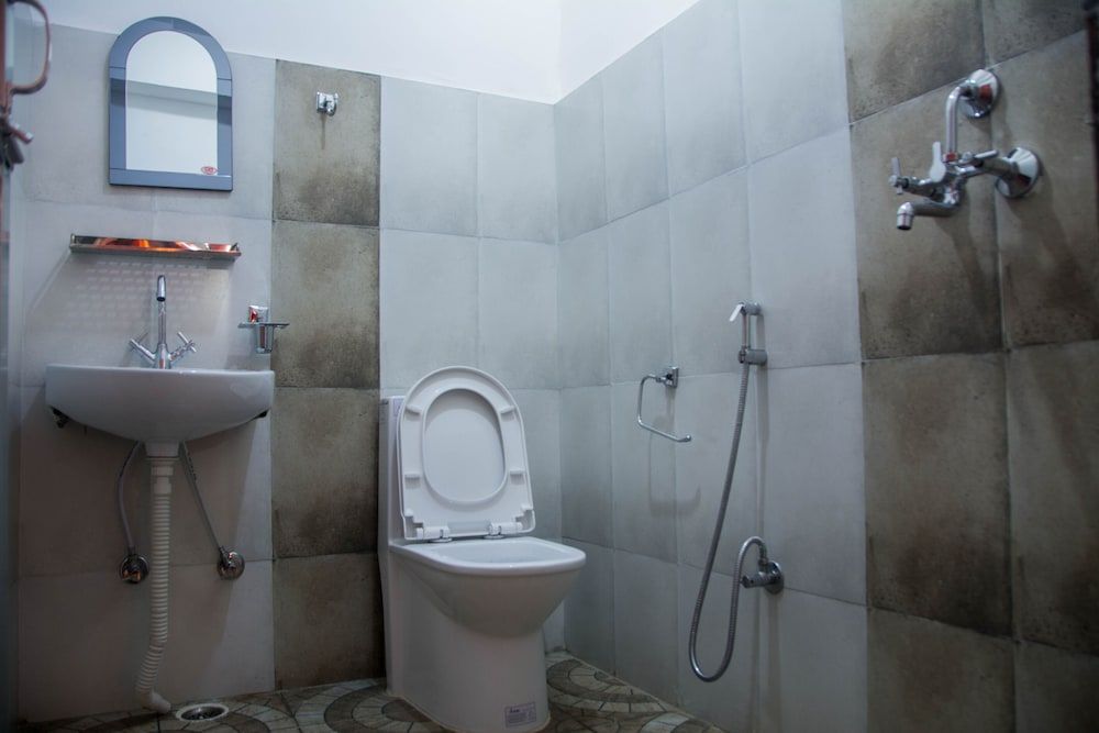 Mount Blue Tourist Hostel Deluxe Double Room 5