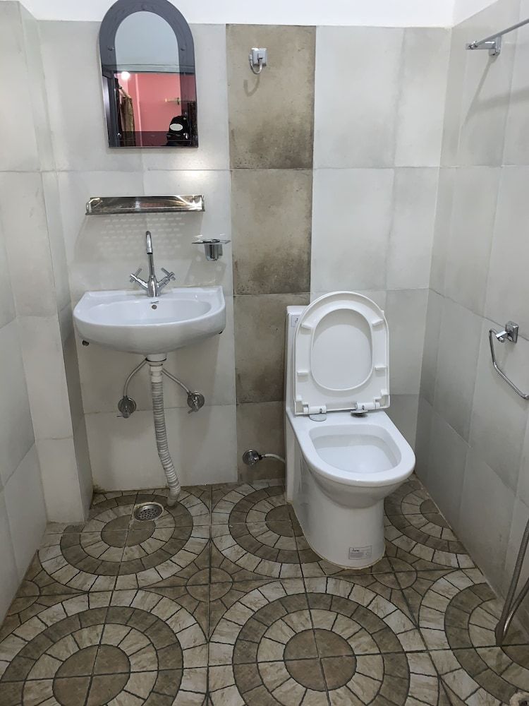 Mount Blue Tourist Hostel Deluxe Double Room 4