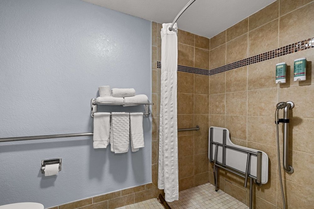 Best Western Moreno Hotel & Suites Standard Room, 2 Double Beds, Accessible 5