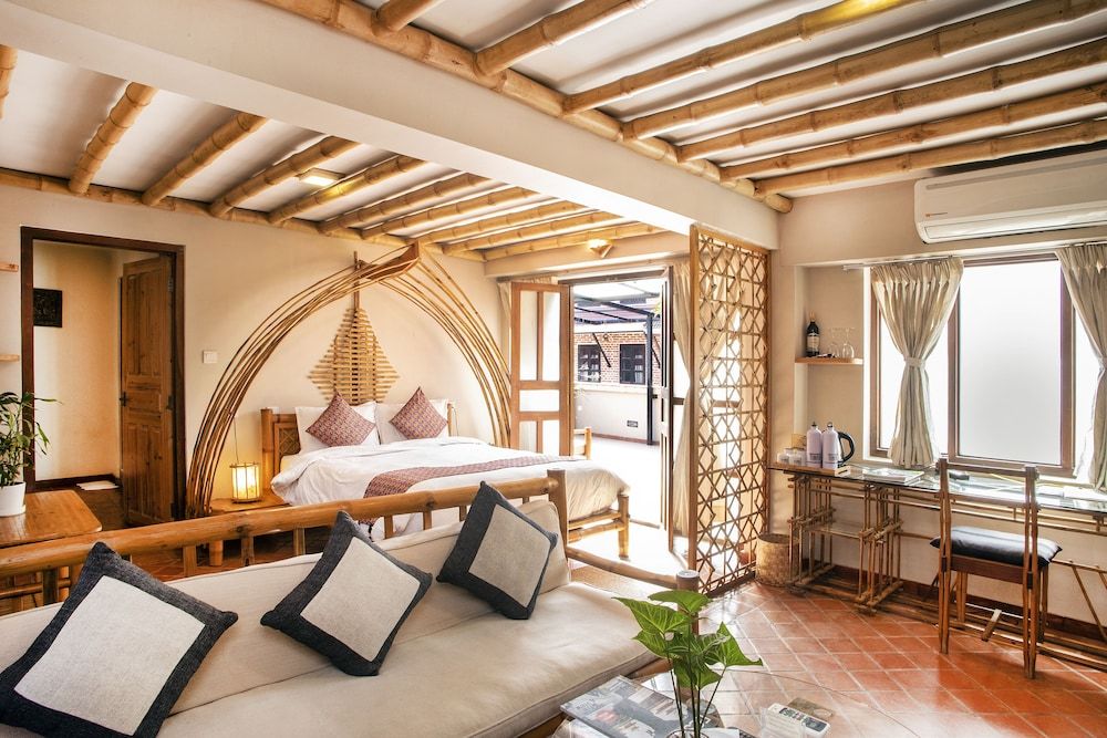 Hotel Timila Deluxe Room, 1 Queen Bed, Courtyard View 2