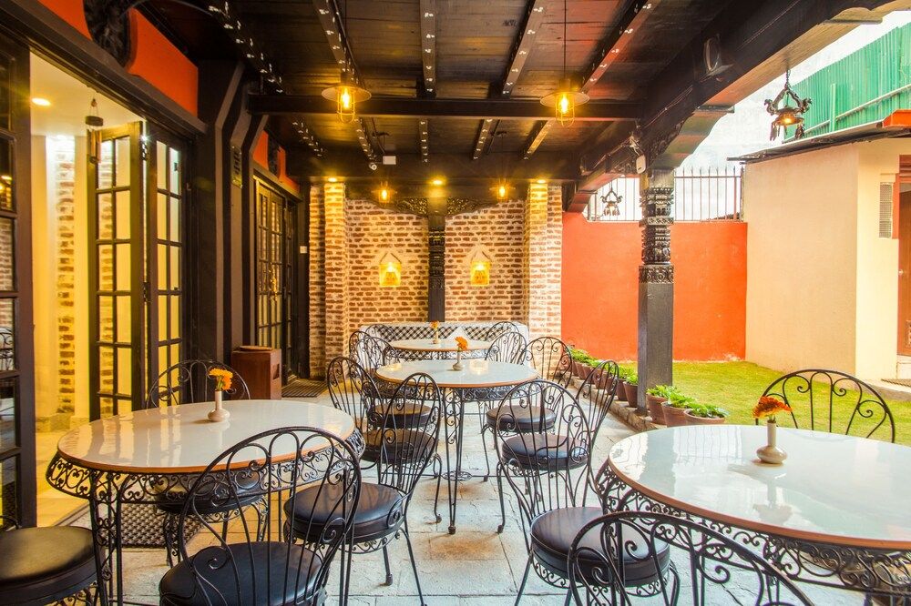 undefined Harati Manor Inn 4