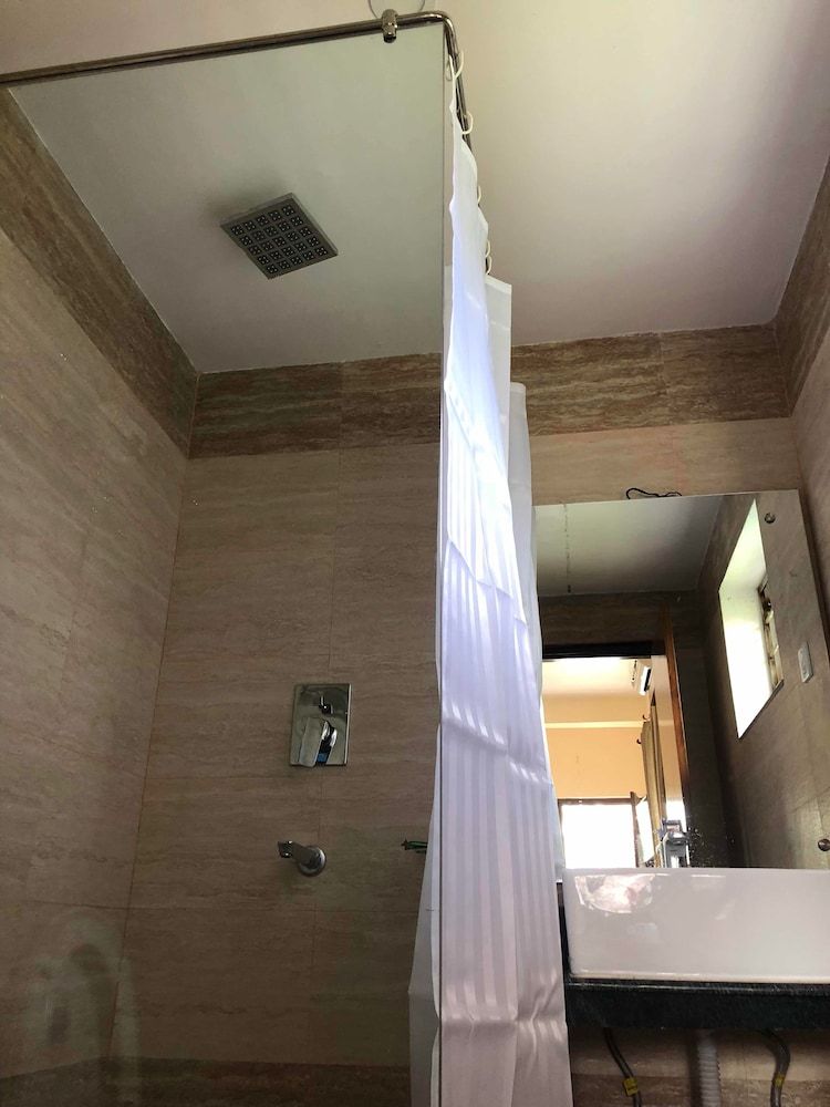 undefined Hotel Guru 9