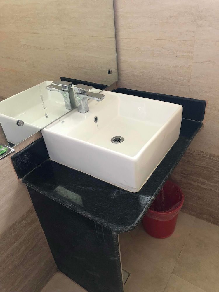 undefined Hotel Guru 6