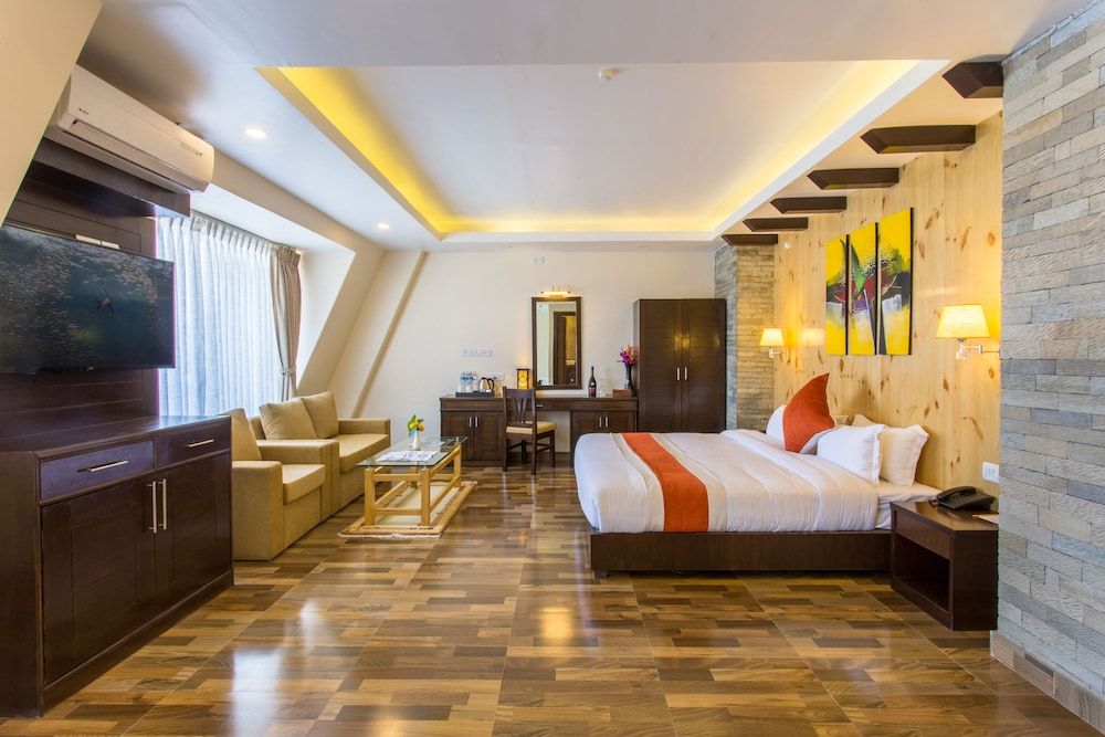 Deluxe Suite