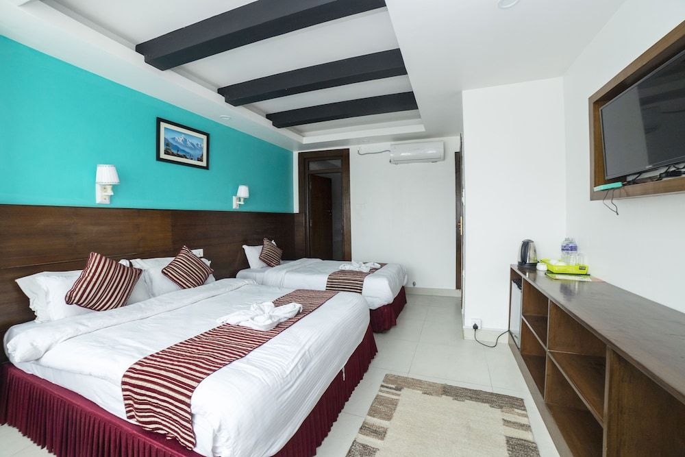 Hotel Lakeside Family Room 2