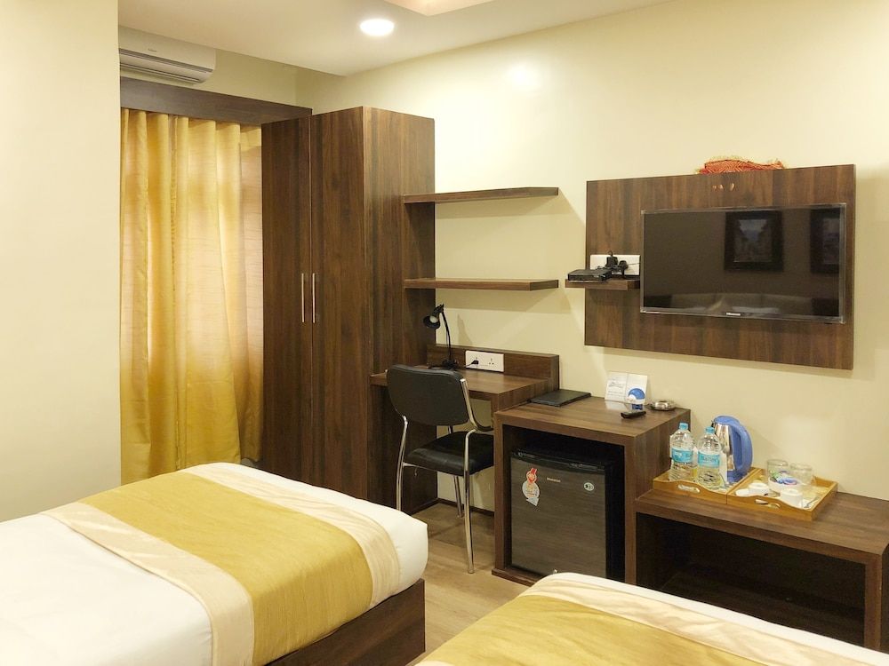 Hotel Kailash Business Double or Twin Room 7
