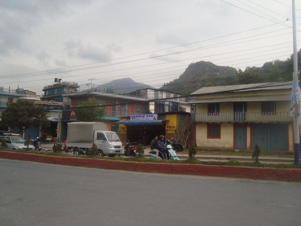 undefined Hotel Lakeway Inn 8