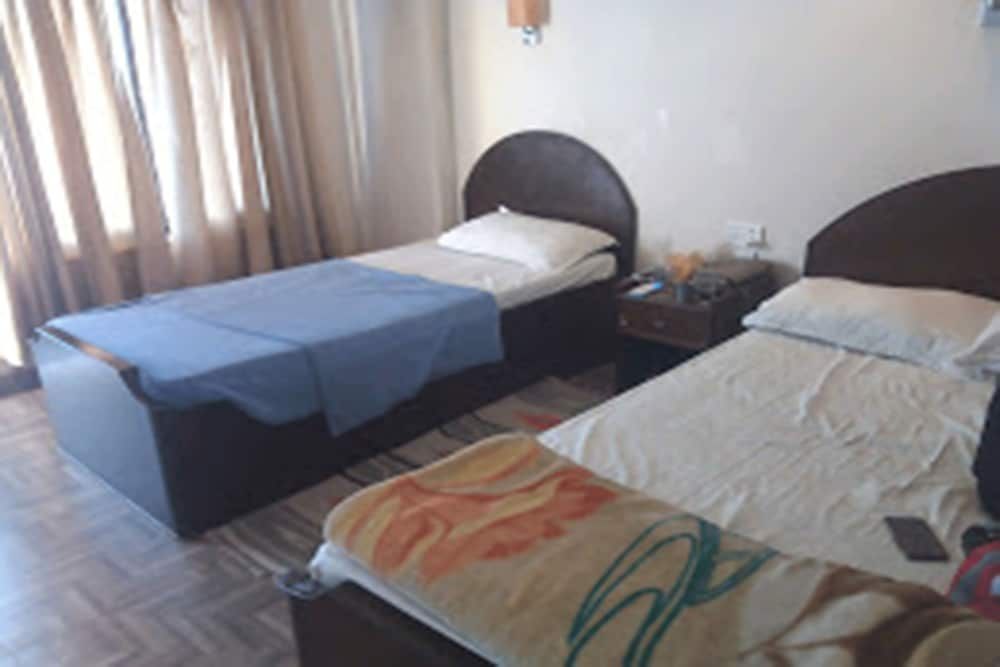 Hotel Lakeway Inn Deluxe Room 2