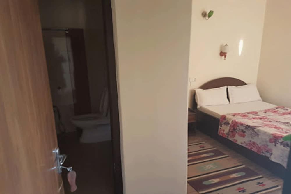 Hotel Lakeway Inn Deluxe Room 3