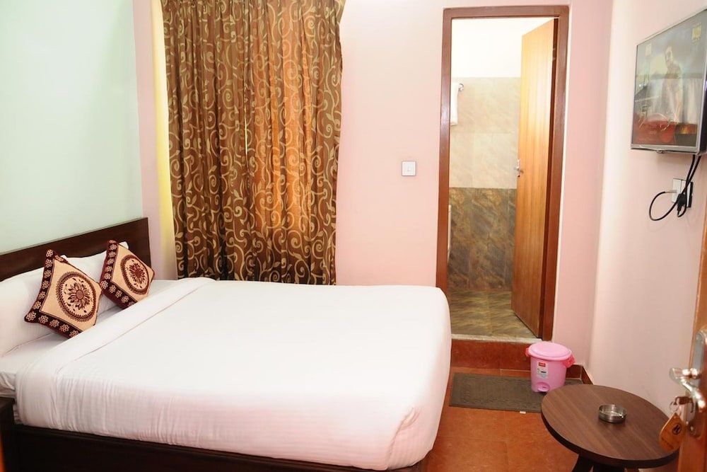 Rameshworam Hotel Basic Double Room 2